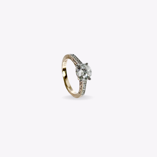 Grand Solitaire Ring
