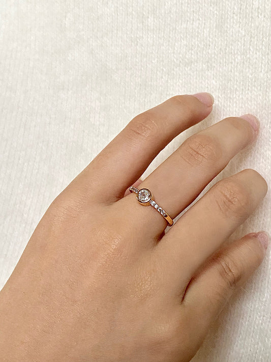 Retro Solitaire Ring